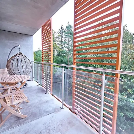 Laguna 44 * ポラニツァ・ズドゥルイ