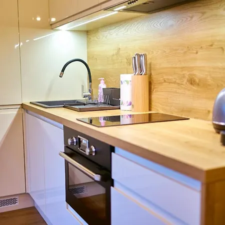 Laguna 44 ポラニツァ・ズドゥルイ